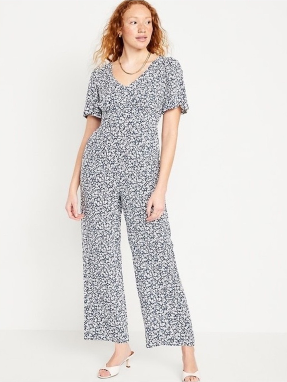 Old Navy Floral Short-Sleeve Wide-Leg Jumpsuit in Navy and White
